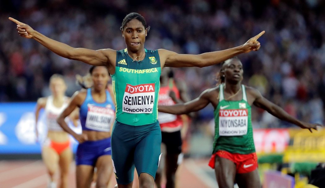 Caster Semenyaová je dvojnásobnou olympijskou vítězkou a trojnásobnou mistryní světa, to vše v běhu na 800 metrů