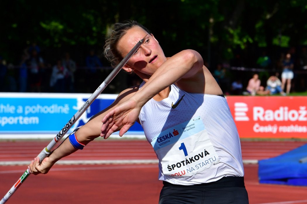 Barbora Špotáková musí na rekordní čtrnáctý titul stále čekat