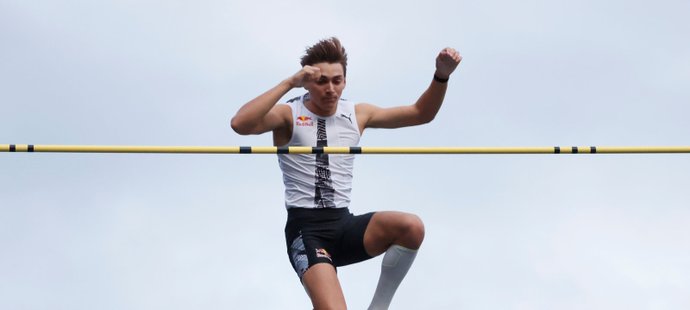 Švédský tyčkař Armand Duplantis vyhrál na Diamantové lize v Lausanne nejlepším výkonem roku 607 cm před Samem Kendricksem z USA.