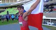 František Doubek slaví zisk titulu juniorského mistra světa v desetiboji