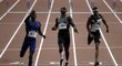 Keňský běžec Nicholas Bett slaví v běhu na 400 metrů překážek