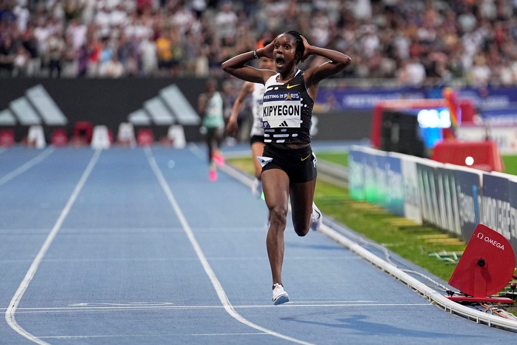Faith Kipyegonová z Keni vytvořila v běhu na 5000 metrů nový světový rekord
