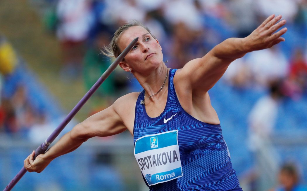 Světová rekordmanka Barbora Špotáková v prvním mezinárodním startu po druhé mateřské pauze skončila sedmá hodem dlouhým 61,51