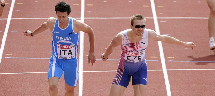 Josef Prorok dobíhá svůj závod na 400 m překážek