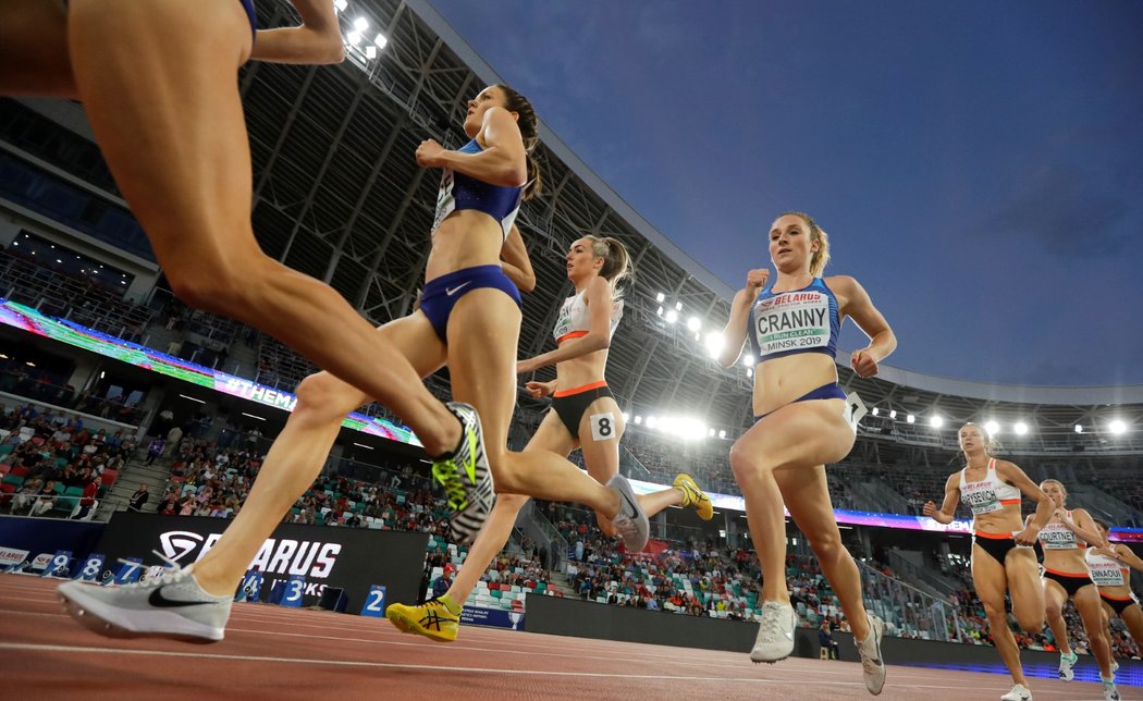 Závod žen na 1500 metrů během duelu Evropy s USA v Minsku