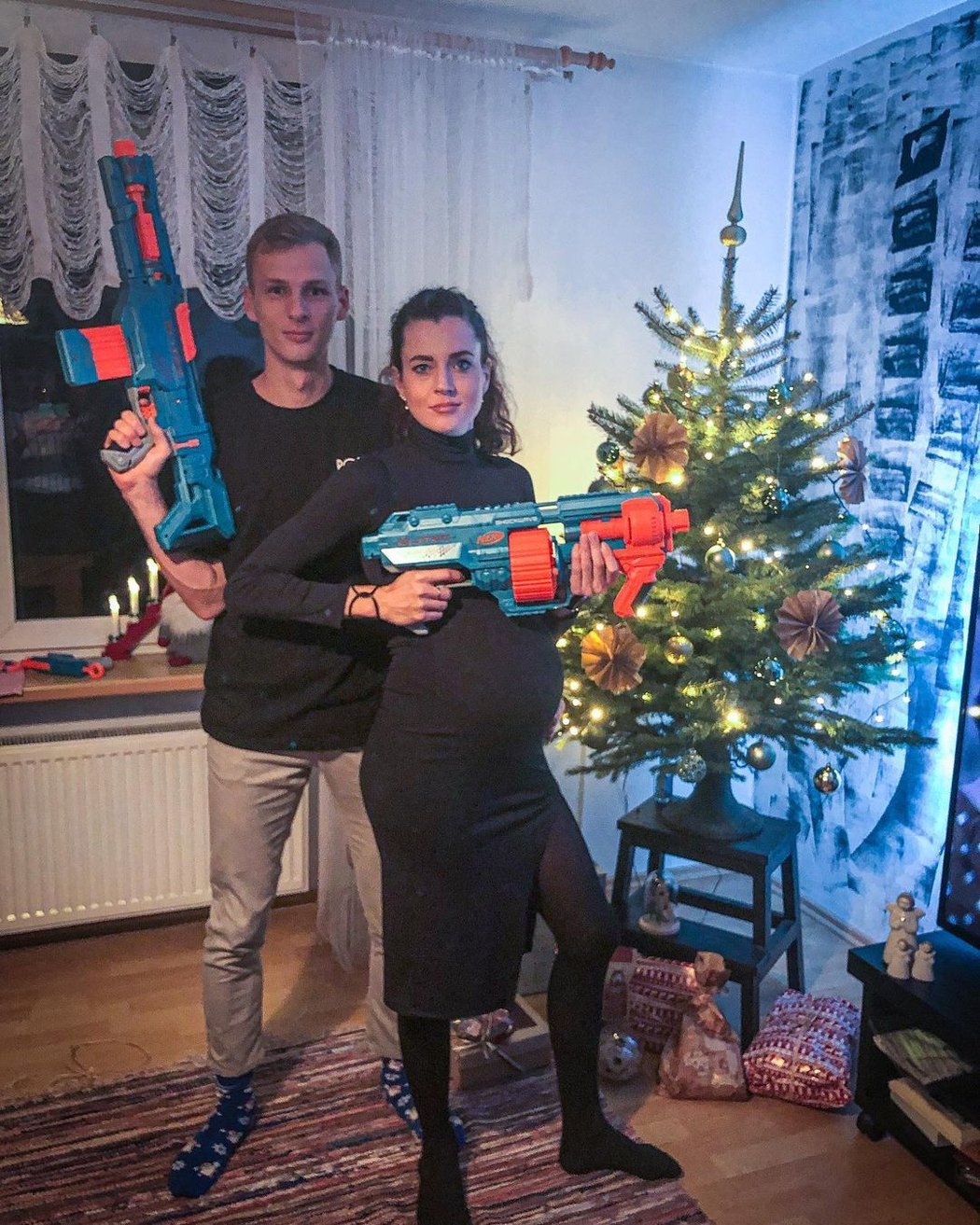 Filip Sasínek s přítelkyní Kristiinou Mäki a jejich vánoční přání fanouškům