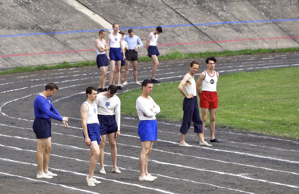 Na fotbalovém stadionu v Lounech začalo natáčení filmu Zátopek