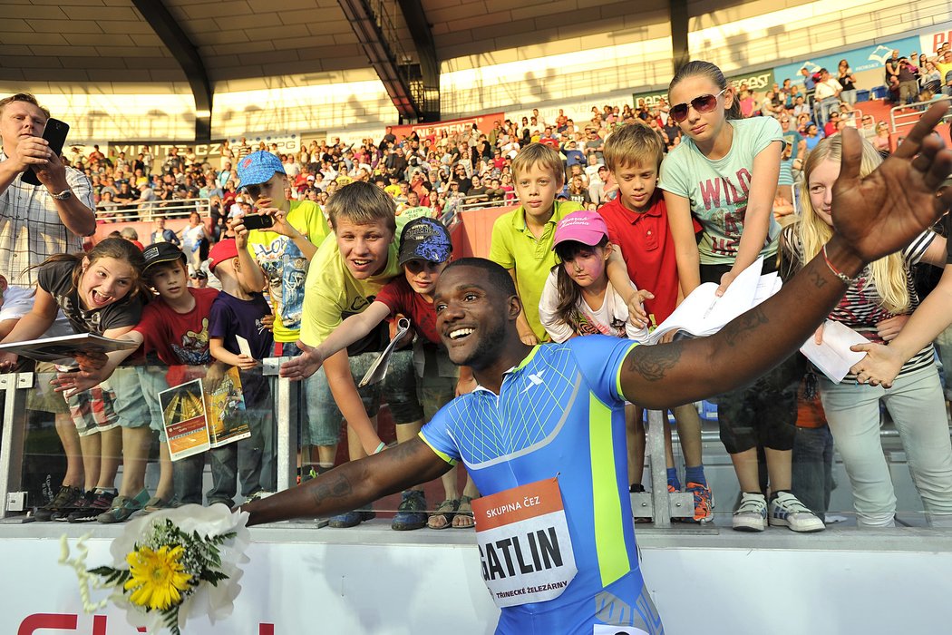 Justin Gatlin slaví vítězství na Zlaté tretře