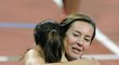 Své bronzové kolegyni blahopřála i Denisa Rosolová, která doběhla ve finále sedmá