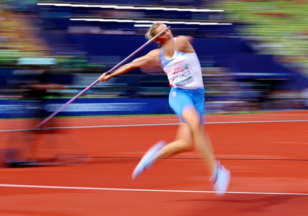 Češka Barbora Špotáková hravě zvládla kvalifikační limit a postoupila ze třetího místa