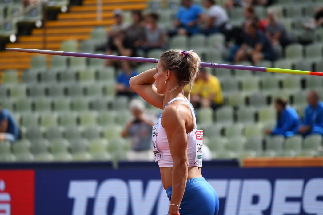 Oštěpařka Nikola Ogrodníková popřála na dálku svému partnerovi Vránovi k postupu do čtvrtfinále