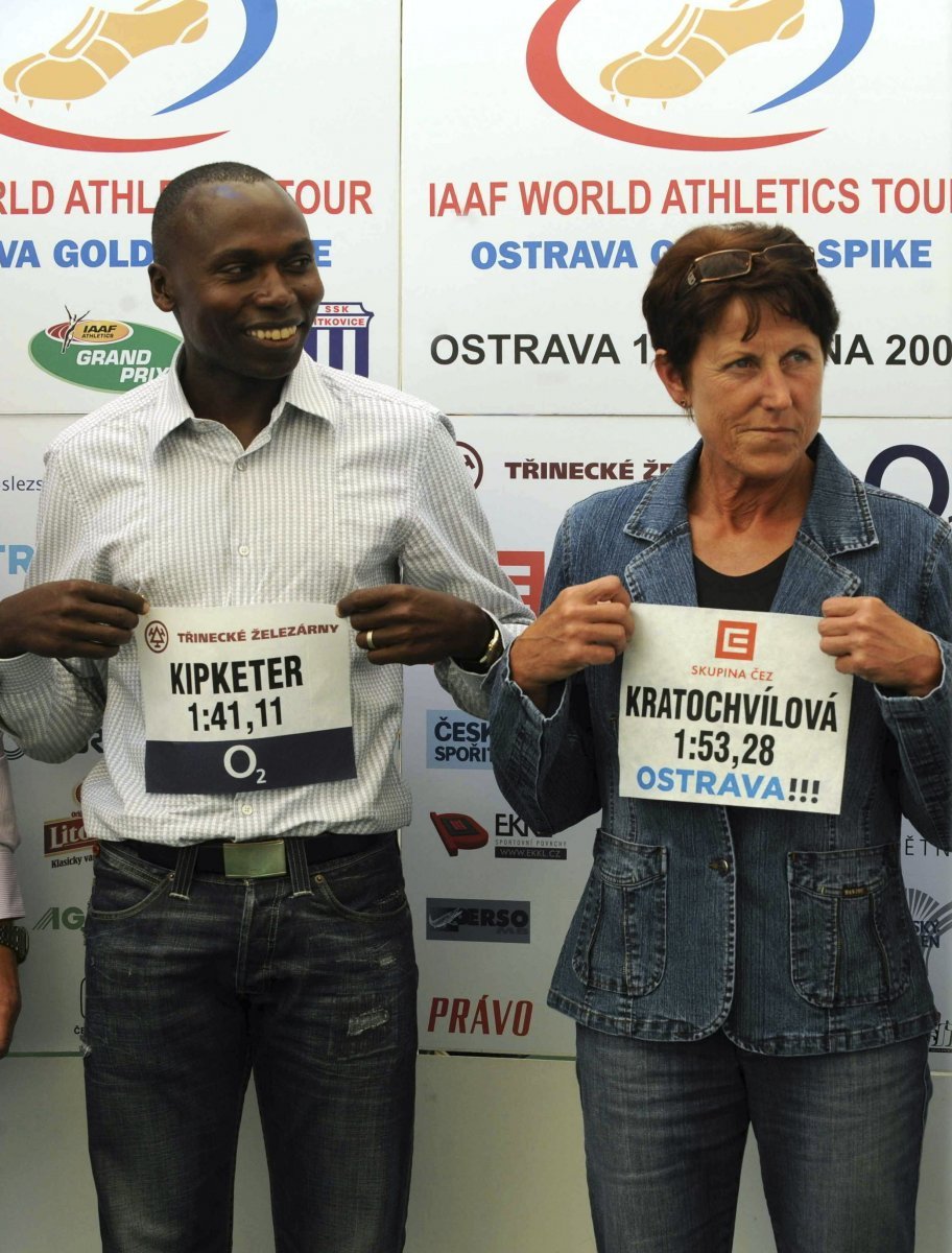 Světoví rekordmani v běhu na 800 metrů Jarmila Kratochvílová a Wilson Kipketer.