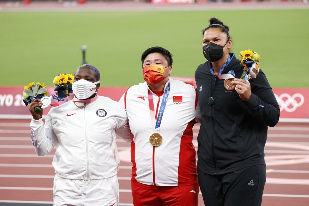 Olympijské medailistky ve vrhu koulí z tokijské olympiády