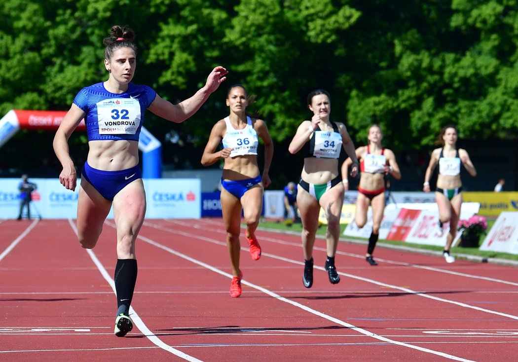 Lada Vondrová se stala mistryní Evropy do 23 let v běhu na 400 metrů v osobním rekordu 51,19 sekundy. Barbora Malíková získala stříbro výkonem 51,23 (archivní foto)