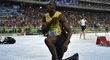 Usain Bolt ještě pózuje fanouškům