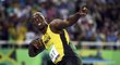 Jsem sprinterský král! Usain Bolt svým typickým způsobem slaví olympijský triumf na dvousetmetrové trati