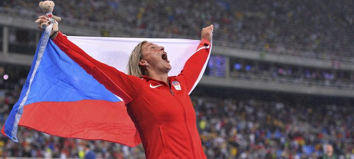 Česká oštěpařka Barbora Špotáková slaví bronzovou medaili z oštěpu