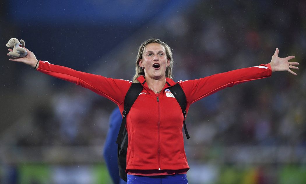 Barbora Špotáková krátce poté, co v Riu získala bronzovou medaili v hodu oštěpem