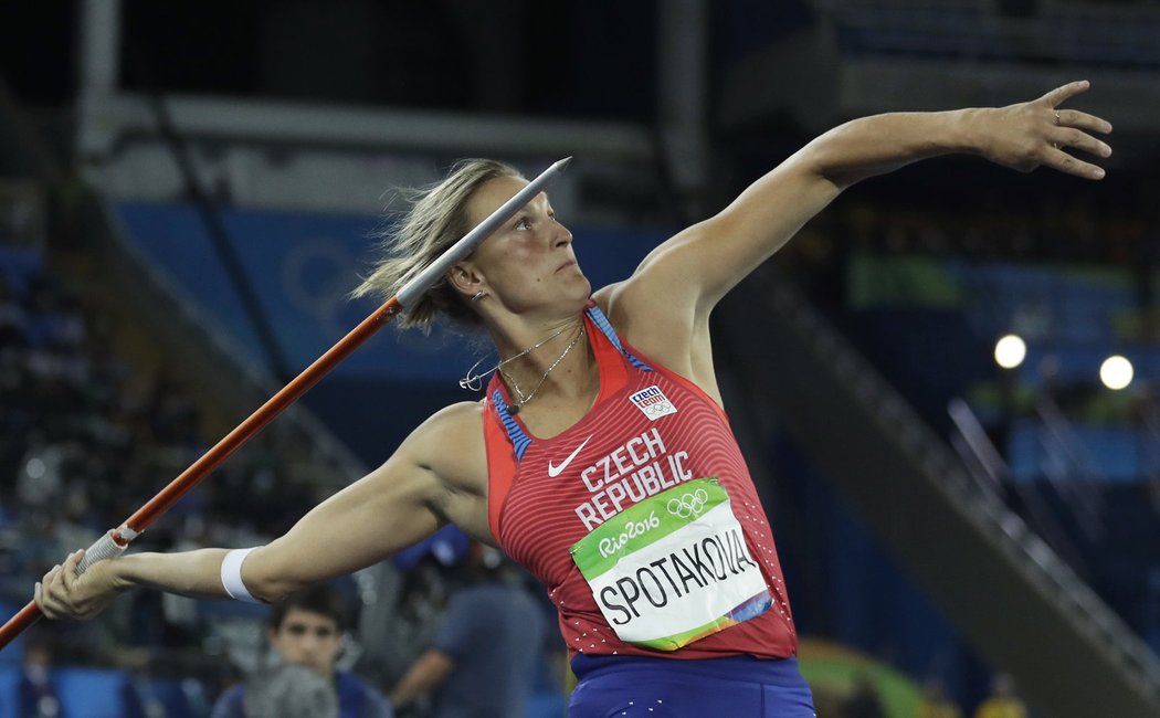 Česká oštěpařka Barbora Špotáková během olympijského závodu v Riu