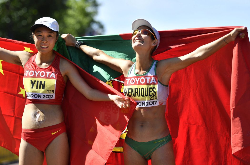 Inés Henriquesová v Londýně dnes zlepšila o dvě a půl minuty svůj světový rekord a v cíli byla s více než tříminutovým náskokem před Číňankou Jin Chang.