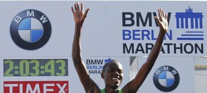 Keňžský běžec Patrick Makau překonal v Berlíně světový rekord v maratonu