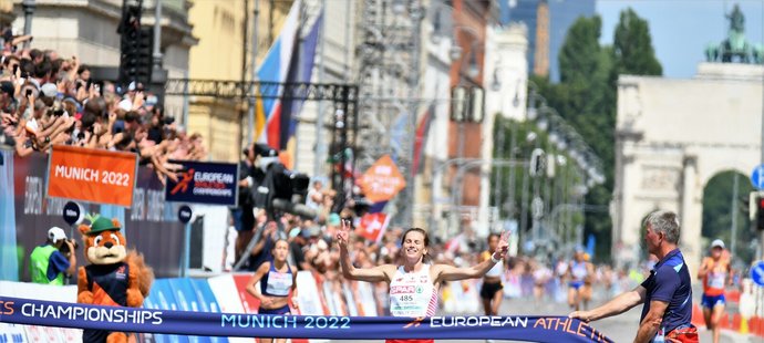 První zlatou medaili z letošního mistrovství Evropy si ulovila maratonská běžkyně Aleksandra Lisowská z Polska