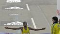 Haile Gebrselassie dobíhá do cíle v Berlíně ve světovém rekordu.