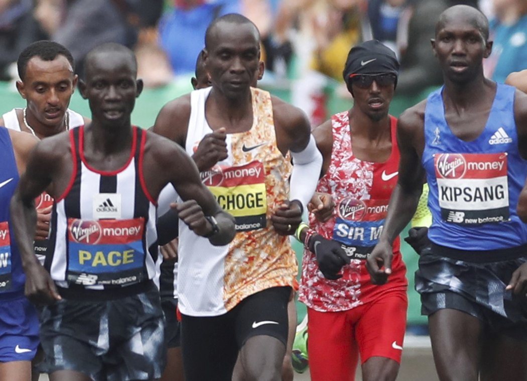 Eliud Kipchoge na trati londýnského maratonu