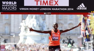 Londýnský maraton patřil Keňanům, Kipsang zaběhl traťový rekord