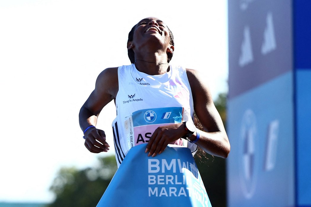 Tigist Assefaová překonala světový rekord v maratonu