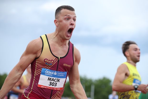 Ondřej Macík a jeho radost Ondřej Macík a jeho radost