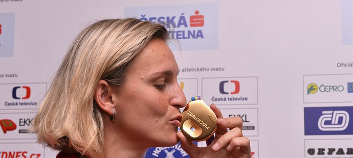 Barbora Špotáková zkompletovala sbírku zlatých medailí