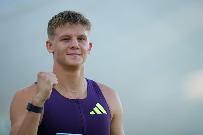 Další zlato na juniorském MS! Rada se blýskl evropským rekordem na 400 metrů překážek Další zlato na juniorském MS! Rada se blýskl evropským rekordem na 400 metrů překážek