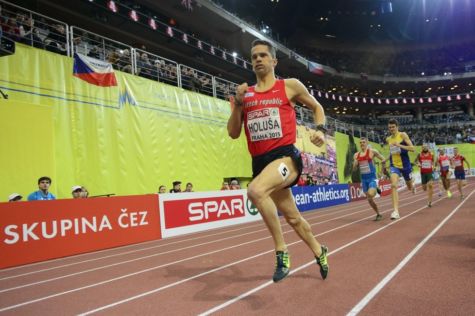 Jakub Holuša v rozběhu na 1 500 metrů na pražském HME