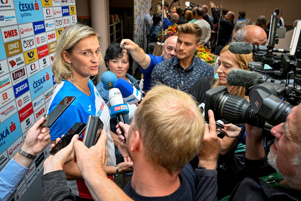 Barbora Špotáková na tiskové konferenci po návratu z mistrovství Evropy v Mnichově