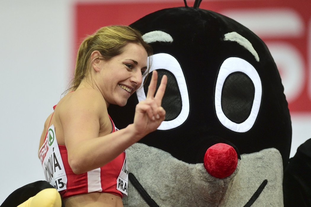 Česká pětibojařka Eliška Klučinová po svém běhu na 60 metrů překážek, ve kterém si zlepšila osobní rekord