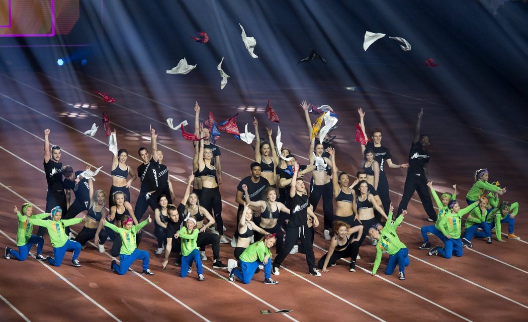 Při slavnostním zahájení pražského halového šampionátu v atletice se bylo na co dívat