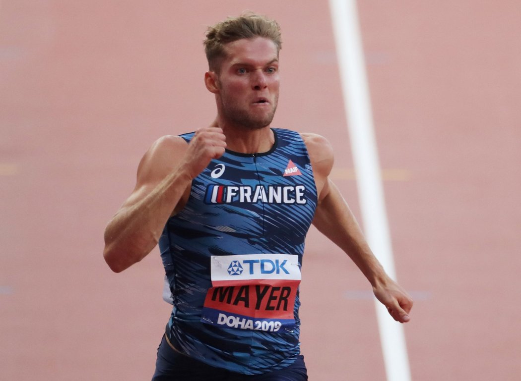 Francouzský desetibojař Kevin Mayer během stovky na mistrovství světa v Dauhá