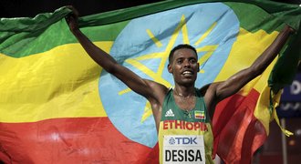 Maraton na MS vyhrál Desisa, první etiopský vítěz od roku 2001