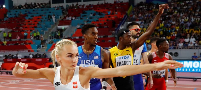 Zajímavý úkaz při smíšené štafetě na mistrovství světa v atletice, ženy se na dráze mohou potkat s muži