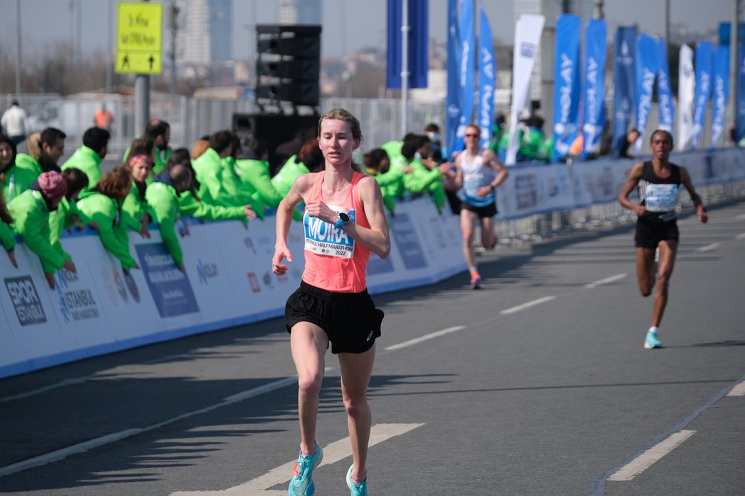 Moira Stewartová zaběhla v Turecku český půlmaratonský rekord