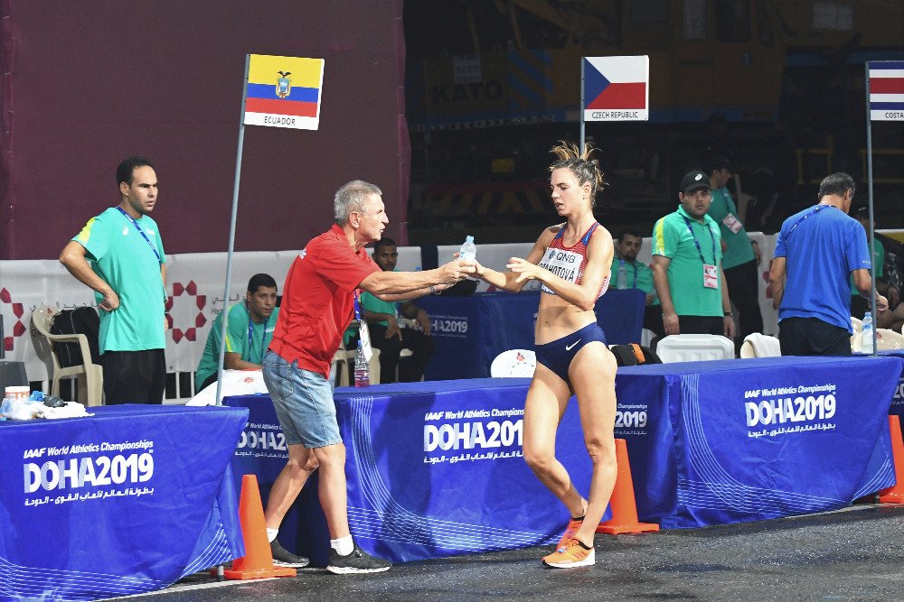 Vedro v Dauhá ničilo chodkyně, Anežka Drahotová došla do cíle zničená