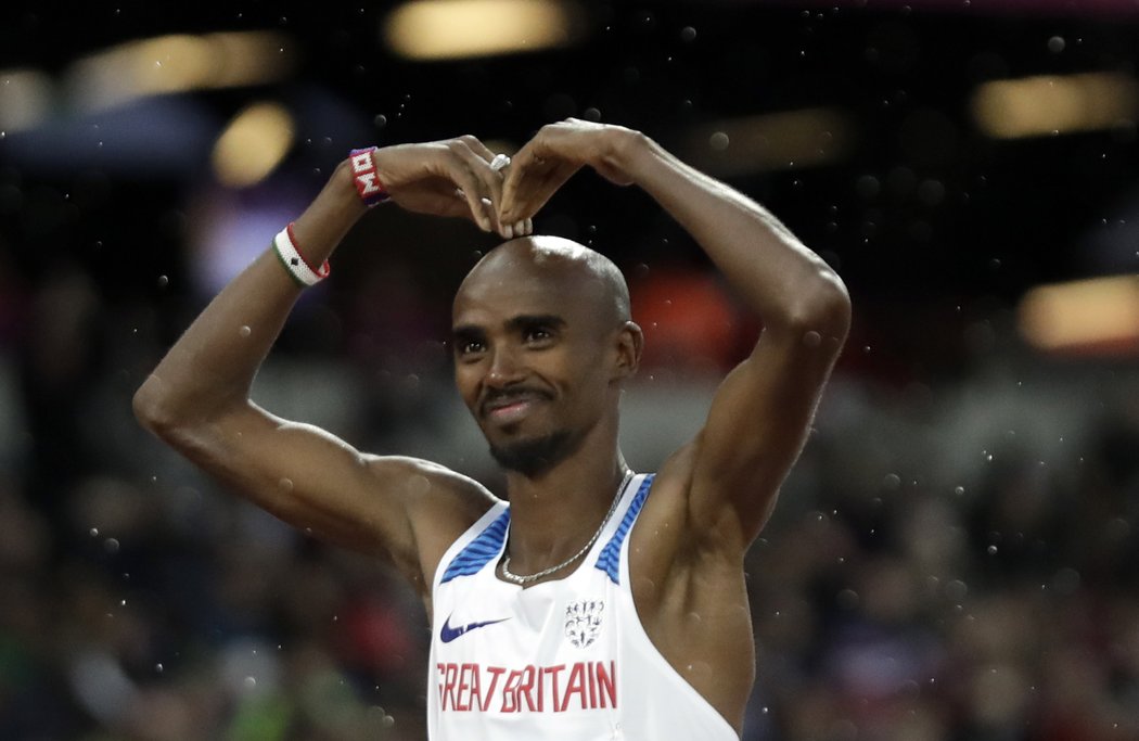 Britský vytrvalec Mo Farah pět dní po titulu na 10.000 m udělal první krok ke čtvrtému zlatu na poloviční trati