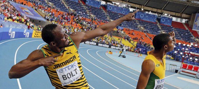 Usain Bolt oslavuje další triumf