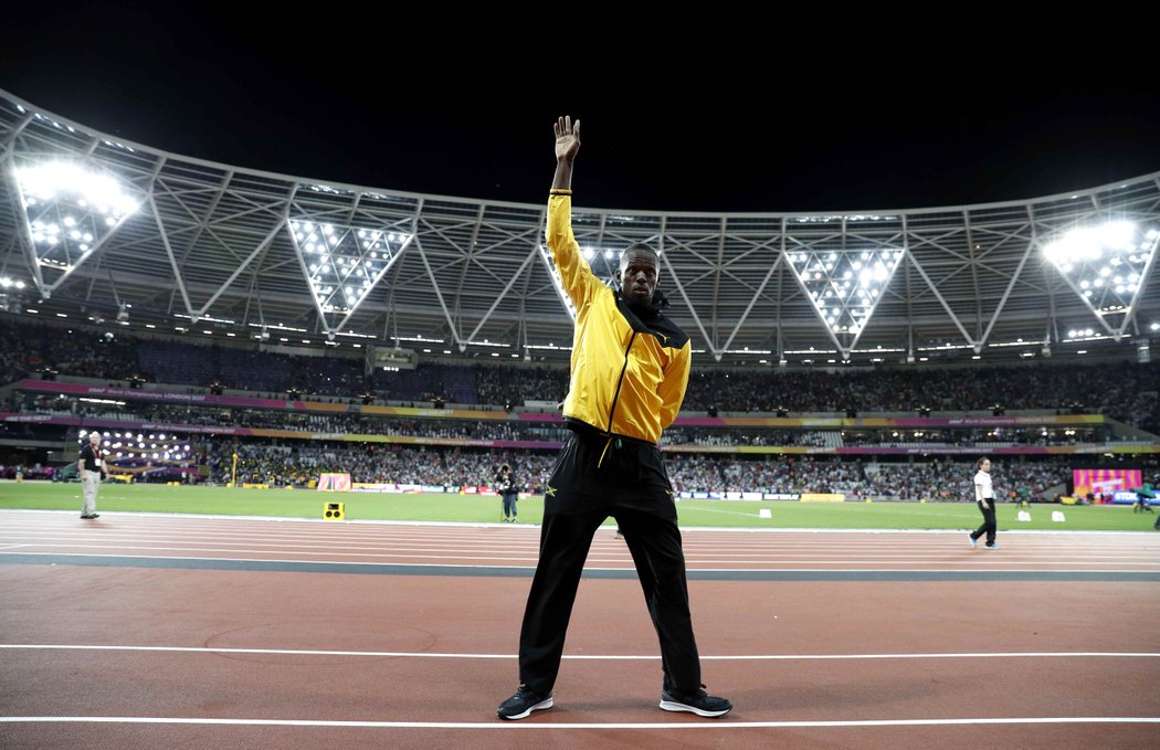 Díky všem! Usain Bolt prožil na závěr MS emotivní rozlučku s kariérou.