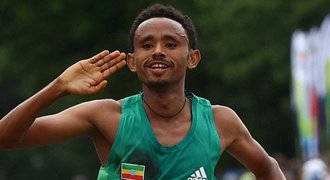 Maraton na MS znovu ovládl Etiopan. V Eugene zvítězil v rekordu Tola