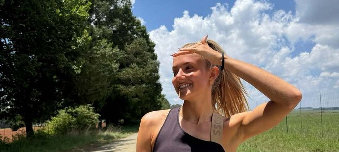 Německá čtvrtkařka Alica Schmidtová je krásná a talentovaná atletka