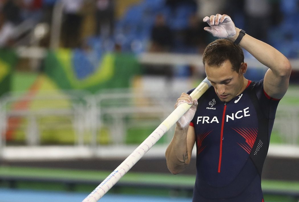 Renaud Lavillenie si stěžoval na brazilské fanoušky, kvůli kterým se nemohl soustředit na poslední pokus