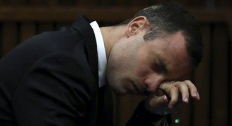 Pistoriuse u soudu donutili říct: Zabil jsem Reevu! A ukázali mu ji mrtvou