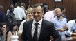 Atlet Oscar Pistorius při projednávání své kauce u soudu